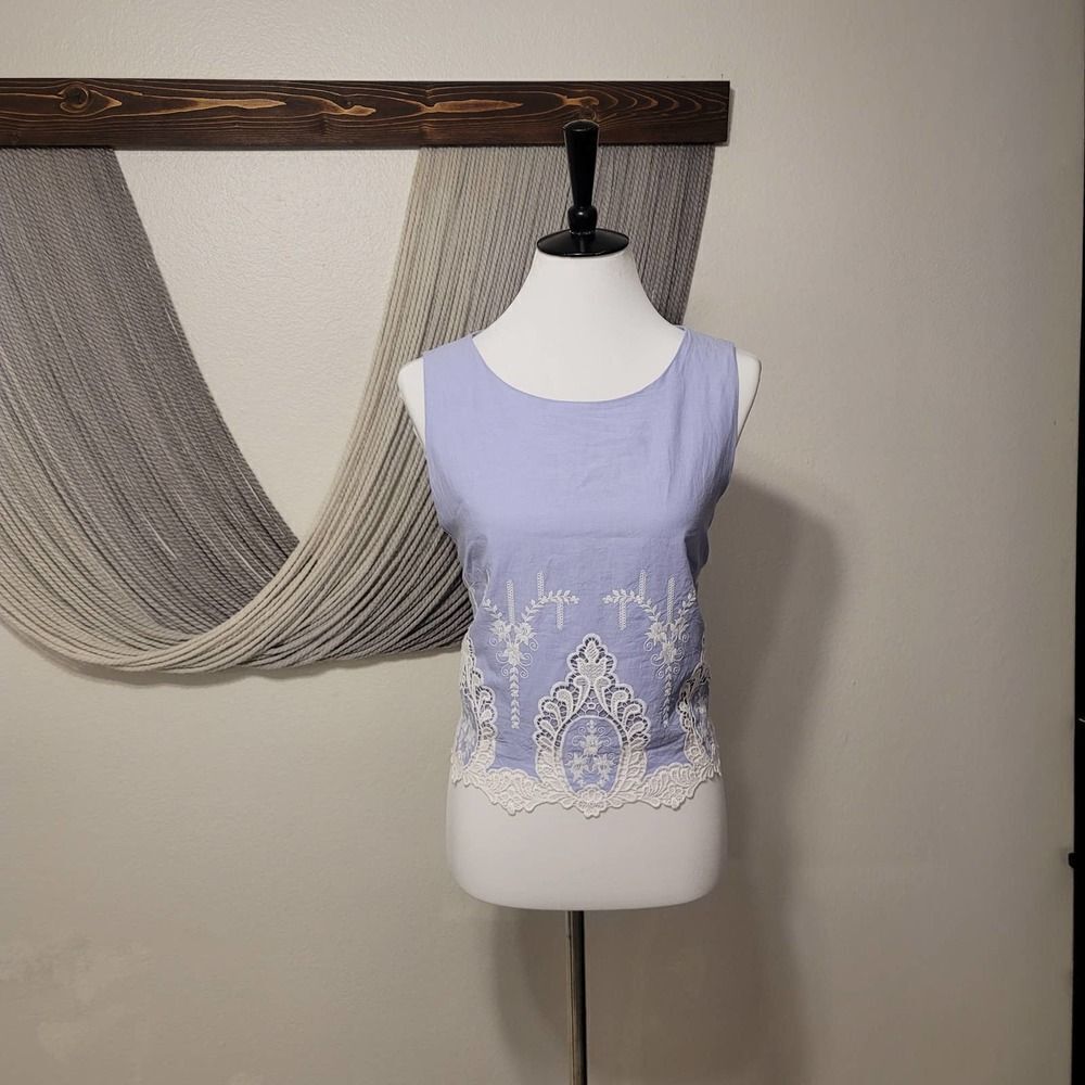 Lovers & Friends Blue Cropped Lace Top Sz XL